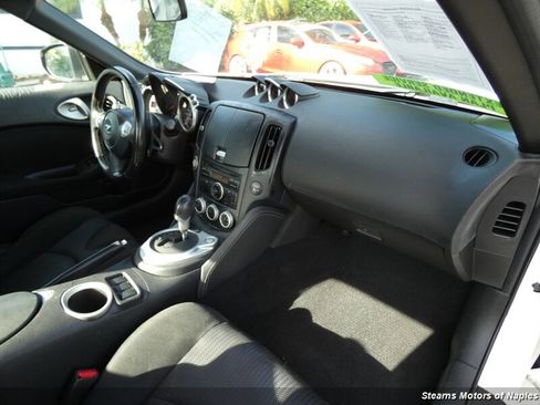 Used 2010 Nissan 370Z Coupe RWD image 43
