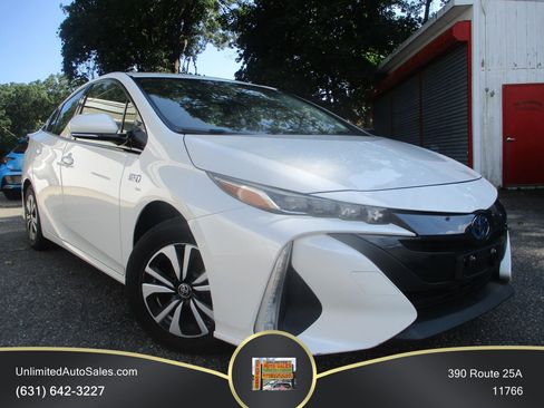 Used 2017 Toyota Prius Prime Plus FWD image 1