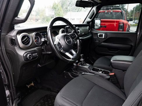 Used 2020 Jeep Wrangler Unlimited Sahara AWD/4WD image 19