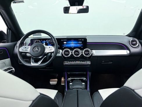 Used 2023 Mercedes-Benz GLB 250 4MATIC image 28
