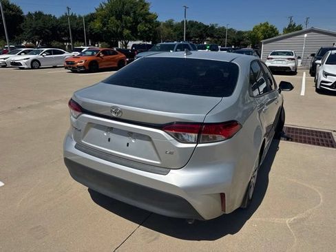 Used 2025 Toyota Corolla LE FWD image 3