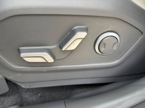 Used 2025 Hyundai Santa Fe SEL FWD image 22