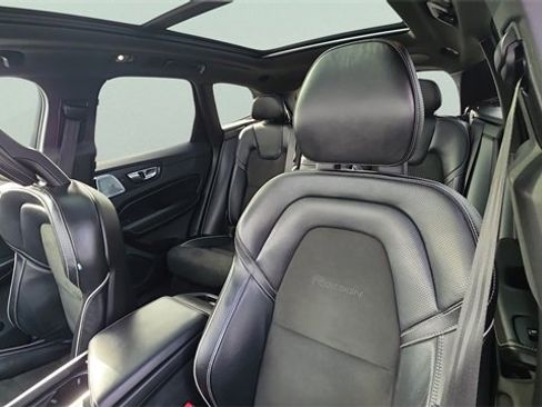 Used 2018 Volvo XC60 T6 R-Design w/ Convenience Package image 18