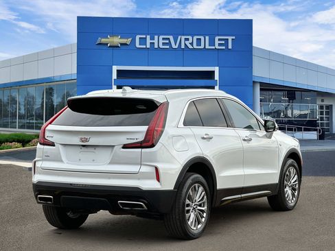 Certified 2024 Cadillac XT4 Premium Luxury AWD/4WD image 3