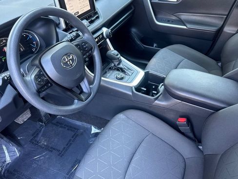Certified 2025 Toyota RAV4 XLE AWD/4WD image 9