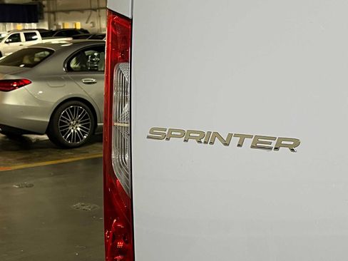 Used 2025 Mercedes-Benz Sprinter 2500 image 14