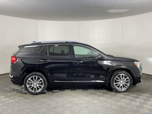 Used 2022 GMC Terrain Denali w/ Denali Premium Package image 5
