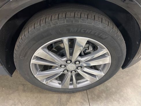 Certified 2025 Cadillac XT5 Premium Luxury AWD/4WD image 19