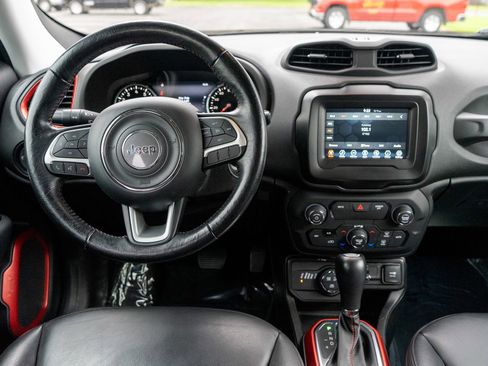 Used 2019 Jeep Renegade Trailhawk AWD/4WD image 12