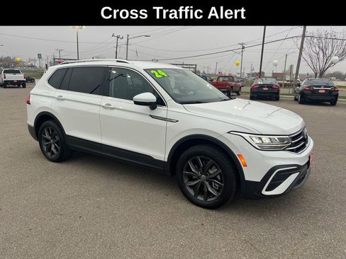 Used 2024 Volkswagen Tiguan Wolfsburg Edition image 9