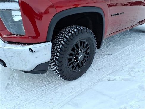 Used 2022 Chevrolet Silverado 2500 LT w/ Convenience Package image 4