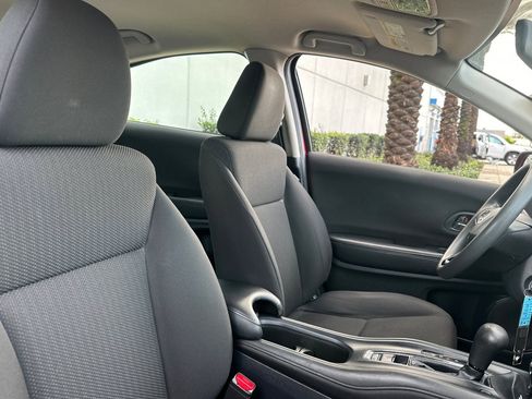 Used 2016 Honda HR-V LX image 30