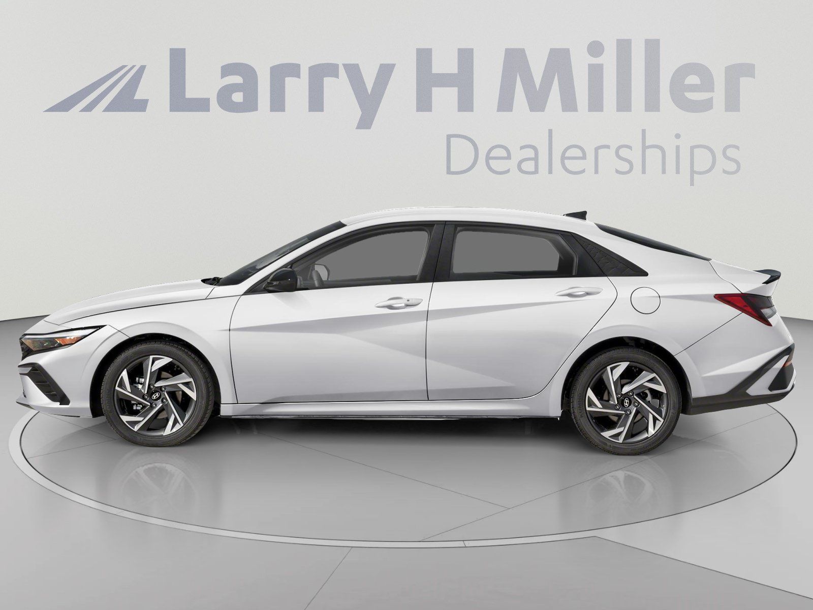 Used 2026 Hyundai Elantra Sport FWD image 3