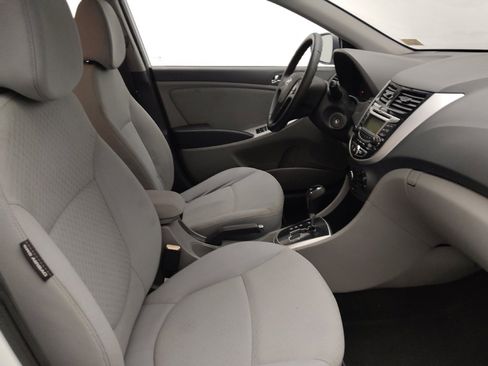 Used 2013 Hyundai Accent SE FWD image 21
