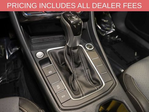 Used 2025 Volkswagen Jetta SE FWD image 16