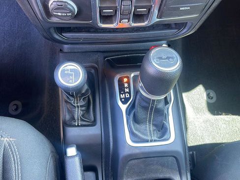 Used 2020 Jeep Wrangler Unlimited Sahara image 19