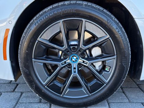 Used 2023 BMW i4 eDrive35 w/ Premium Package image 13