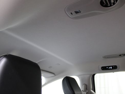 Used 2024 Chrysler Pacifica Touring-L image 24