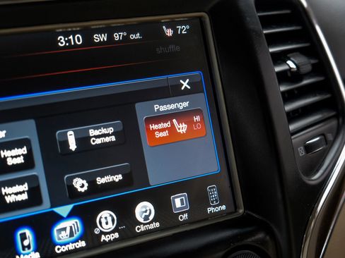 Used 2017 Jeep Grand Cherokee Limited image 24