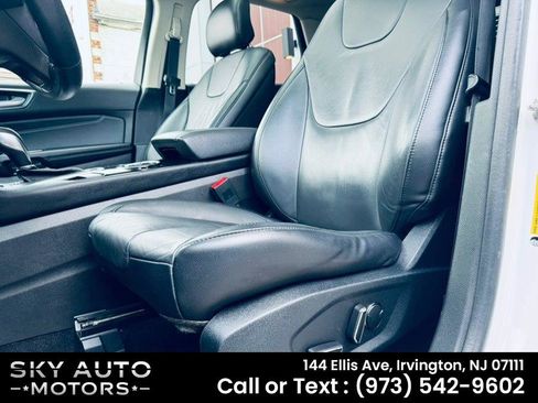 Used 2017 Ford Edge Titanium image 8