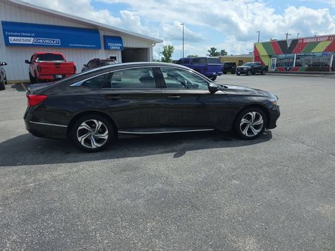 Used 2018 Honda Accord EX image 6