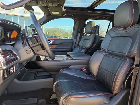 Used 2023 Lincoln Navigator Black Label image 15