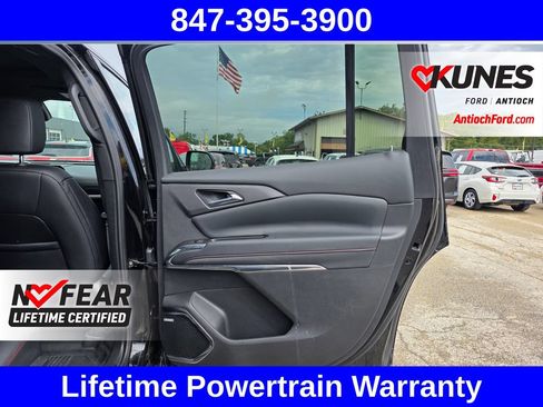 Used 2024 Chevrolet Traverse RS AWD/4WD image 38