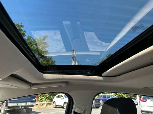 Used 2017 Ford Focus SEL w/ Cold Weather Package image 21