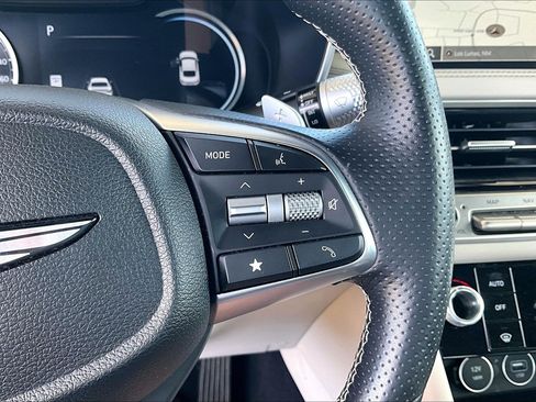 Used 2025 Genesis G70 2.5T AWD/4WD image 12