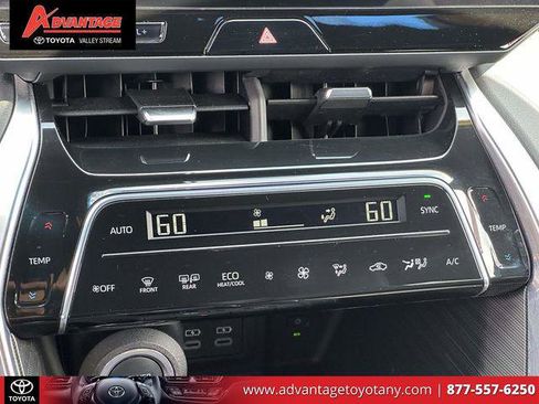 Certified 2023 Toyota Venza XLE AWD/4WD image 34