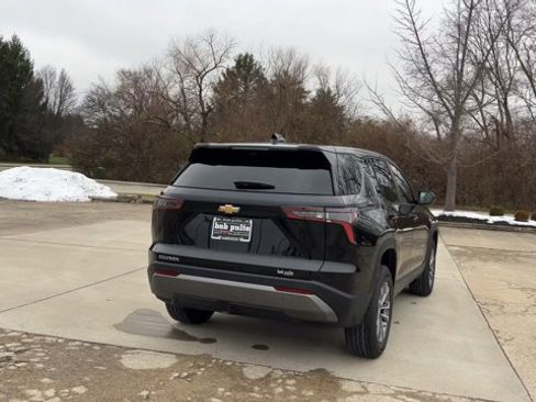 New 2026 Chevrolet Equinox LT w/ Convenience Package II image 8