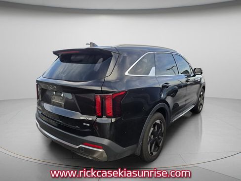 Used 2025 Kia Sorento EX FWD image 5