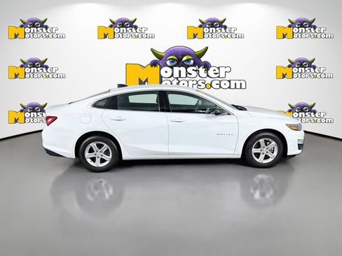Used 2022 Chevrolet Malibu LS FWD image 4