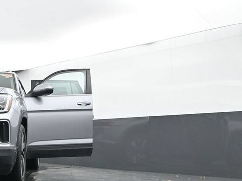 Used 2024 Volkswagen Atlas SE AWD/4WD image 50