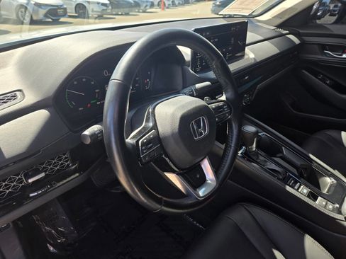 Used 2025 Honda Accord Touring image 13