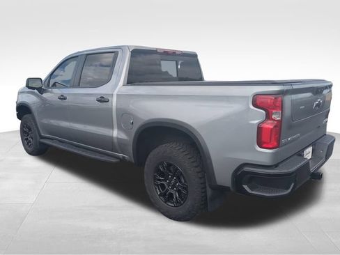 Used 2023 Chevrolet Silverado 1500 ZR2 w/ Technology Package AWD/4WD image 3