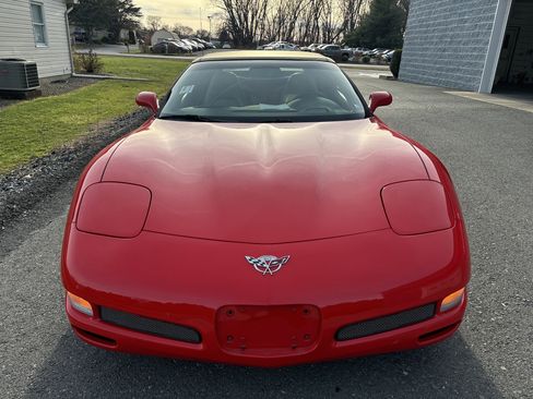 Used 2003 Chevrolet Corvette Convertible w/ Preferred Equipment Group1 image 9