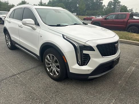 Used 2019 Cadillac XT4 Premium Luxury w/ Technology Package FWD image 2