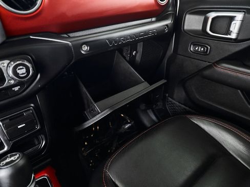 Used 2019 Jeep Wrangler Unlimited Rubicon AWD/4WD image 39