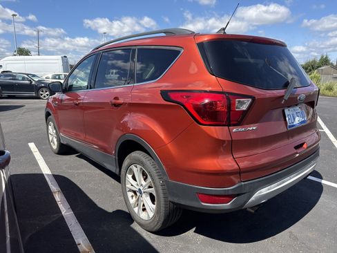 Used 2019 Ford Escape SEL w/ Ford Safe & Smart Package AWD/4WD image 6