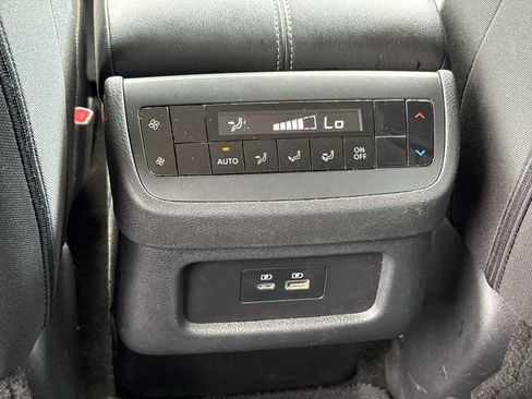 Used 2025 Nissan Pathfinder SV FWD image 20