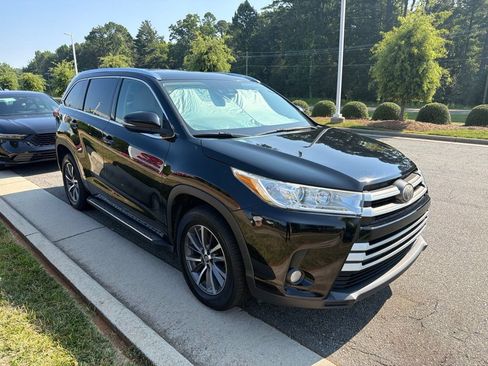 Used 2017 Toyota Highlander XLE FWD image 7