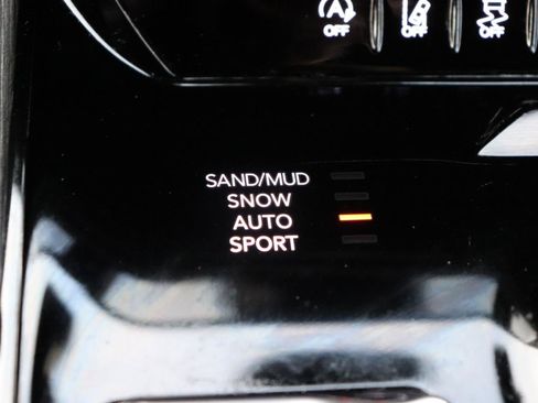Used 2024 Jeep Wagoneer Series II AWD/4WD image 46