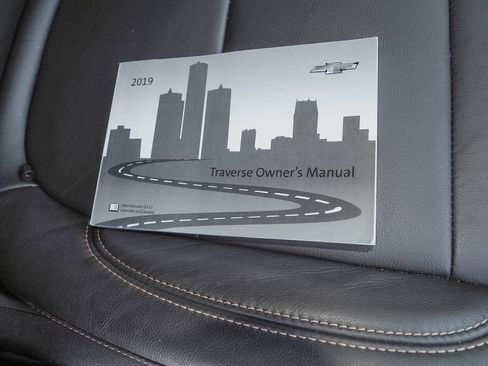 Certified 2019 Chevrolet Traverse LT w/ LT Premium Package AWD/4WD image 42