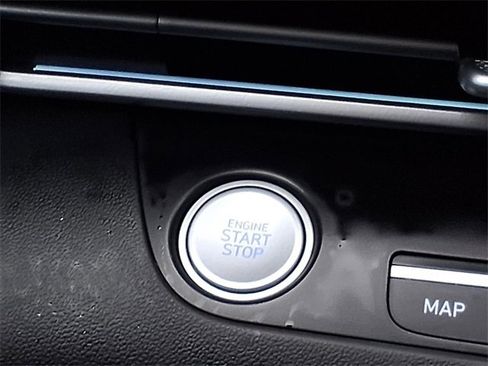 Used 2023 Hyundai Elantra Limited w/ Cargo Package image 11