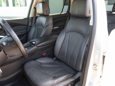 Used 2019 Buick Envision Essence FWD image 14