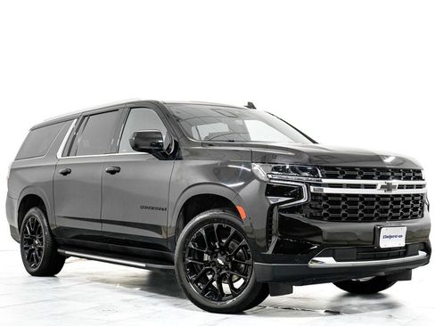 Used 2023 Chevrolet Suburban LS w/ Driver Alert Package AWD/4WD image 1