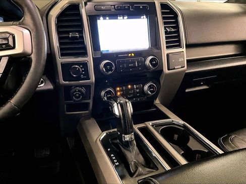 Used 2018 Ford F150 Lariat w/ Equipment Group 502A Luxury image 7