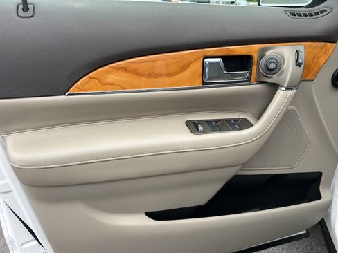 Used 2014 Lincoln MKX Base w/ Equipment Group 101A image 20