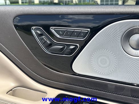 Used 2022 Lincoln Aviator Reserve w/ Equipment Group 201A AWD/4WD image 18